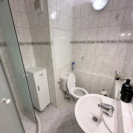 V Klidne Casti Hradce